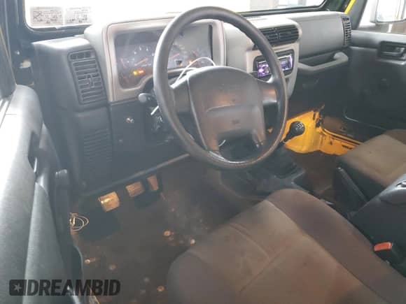 2004 Jeep Wrangler X z VIN 1J4FA39S24P739178, wystawiony jako Copart lot #82471315 z przebiegiem 156 568 mil mil oraz Czysty tytuł • Clean title. Historia ofert i sprzedaży dostępna na DreamBid. Obrazek 8.