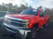 2018 Chevrolet Silverado 2500HD Work Truck z VIN 1GC0KUEG1JZ352671, wystawiony jako IAAI lot #43515312 z przebiegiem 38 048 mil mil oraz . Historia ofert i sprzedaży dostępna na DreamBid. Obrazek 2.