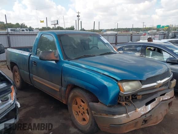 2005 Chevrolet Silverado 1500 Work Truck z VIN 1GCEC14X85Z221486, wystawiony jako IAAI lot #43404608 z przebiegiem 210 858 mil mil oraz . Historia ofert i sprzedaży dostępna na DreamBid. Obrazek 14.