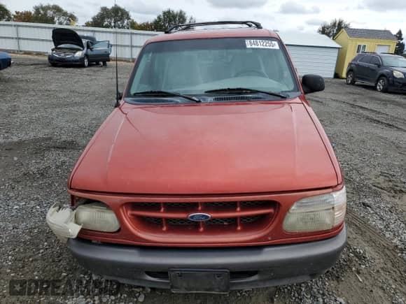 1998 Ford Explorer Sport с VIN 1FMYU24E9WUB90001, выставлен на аукционе Copart как лот 84812255 с пробегом 225 970 миль миль и Списание • Salvage title. История ставок и продаж доступна на DreamBid. Изображение 5.