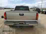 2002 GMC Sierra 1500 Denali z VIN 2GTFK69U921333849, wystawiony jako Copart lot #43101304 z przebiegiem 267 354 mil mil oraz Szkoda całkowita • Salvage title. Historia ofert i sprzedaży dostępna na DreamBid. Obrazek 6.