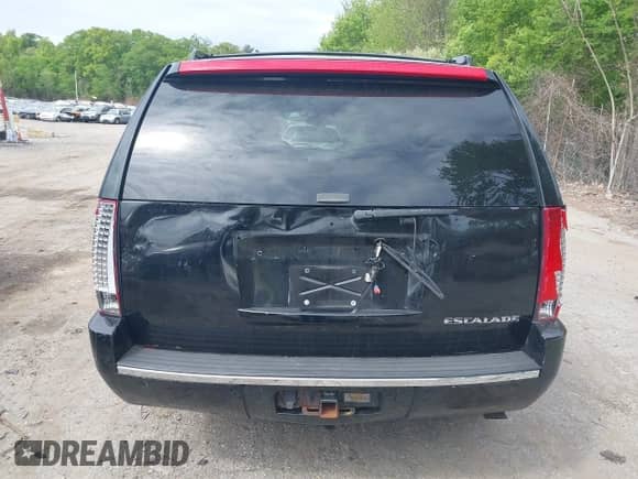 2009 Cadillac Escalade с VIN 1GYFK23269R124693, выставлен на аукционе IAAI как лот 42242246 с пробегом 184 973 миль миль и . История ставок и продаж доступна на DreamBid. Изображение 16.