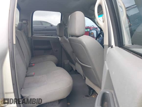 2007 Dodge 2500 SLT z VIN 1D7KS28C77J512815, wystawiony jako IAAI lot #42277845 z przebiegiem 258 247 mil mil oraz . Historia ofert i sprzedaży dostępna na DreamBid. Obrazek 8.
