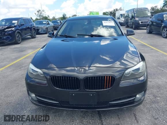 2011 BMW 5 Series 550i с VIN WBAFR9C53BC618293, выставлен на аукционе IAAI как лот 42977079 с пробегом 141 268 миль миль и . История ставок и продаж доступна на DreamBid. Изображение 6.