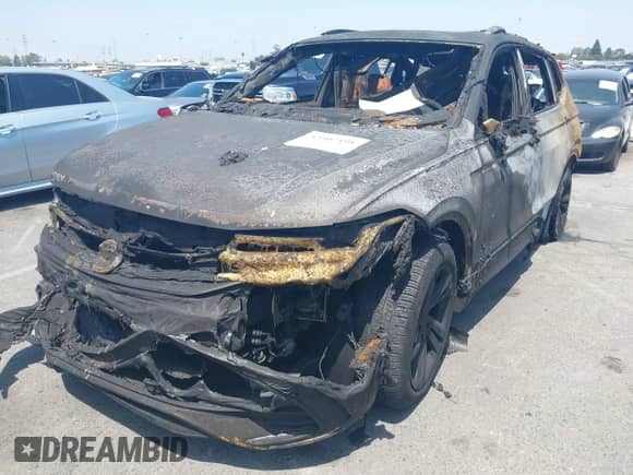 2024 Volkswagen Tiguan SE R-Line Black с VIN 3VVCB7AX3RM194238, выставлен на аукционе IAAI как лот 42507191 с пробегом Не указан миль и . История ставок и продаж доступна на DreamBid. Изображение 6.