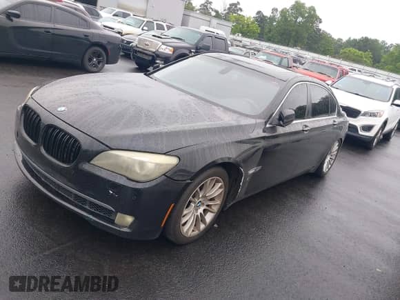2010 BMW 7 Series 750Li с VIN WBAKB8C5XACY62728, выставлен на аукционе IAAI как лот 42375605 с пробегом 128 368 миль миль и . История ставок и продаж доступна на DreamBid. Изображение 2.
