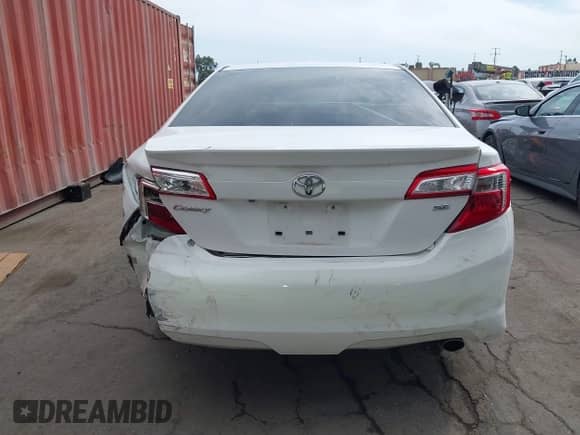 2014 Toyota Camry L with VIN 4T1BF1FK9EU798421, listed as a IAAI auction lot 43242953 with 82,876 mi miles and . Bid and sale history available at DreamBid. Image 16.