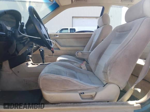 1992 Honda Accord с VIN 1HGCB7255NA044975, выставлен на аукционе Copart как лот 85341765 с пробегом 293 762 миль миль и Списание • Salvage title. История ставок и продаж доступна на DreamBid. Изображение 7.
