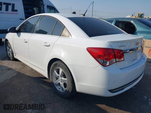 2012 Chevrolet Cruze 1LT z VIN 1G1PF5SC2C7271938, wystawiony jako IAAI lot #43141860 z przebiegiem 177 856 mil mil oraz . Historia ofert i sprzedaży dostępna na DreamBid. Obrazek 3.
