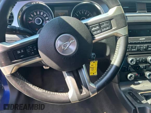 2014 Ford Mustang GT z VIN 1ZVBP8CF7E5277822, wystawiony jako Copart lot #90128545 z przebiegiem 114 151 mil mil oraz Czysty tytuł • Clean title. Historia ofert i sprzedaży dostępna na DreamBid. Obrazek 13.