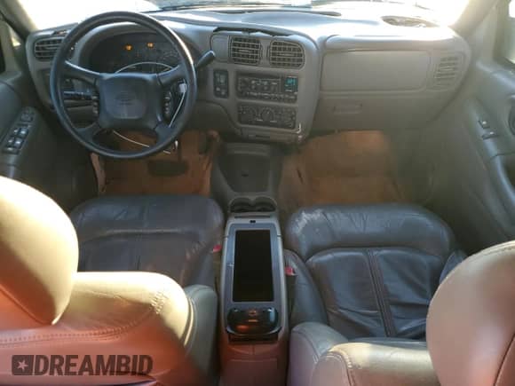 2001 Chevrolet Blazer LT with VIN 1GNCS13WX12223480, listed as a Copart auction lot 82250894 with 189,924 mi miles and Salvage title. Bid and sale history available at DreamBid. Image 8.