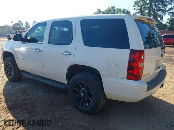2008 Chevrolet Tahoe 1LT z VIN 1GNFK13098R278495, wystawiony jako IAAI lot #43322298 z przebiegiem 125 716 mil mil oraz . Historia ofert i sprzedaży dostępna na DreamBid. Obrazek 3.