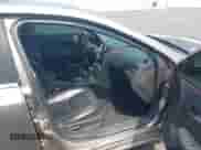 2012 Chevrolet Malibu LTZ z VIN 1G1ZG5E77CF164975, wystawiony jako IAAI lot #42513864 z przebiegiem 195 299 mil mil oraz . Historia ofert i sprzedaży dostępna na DreamBid. Obrazek 5.