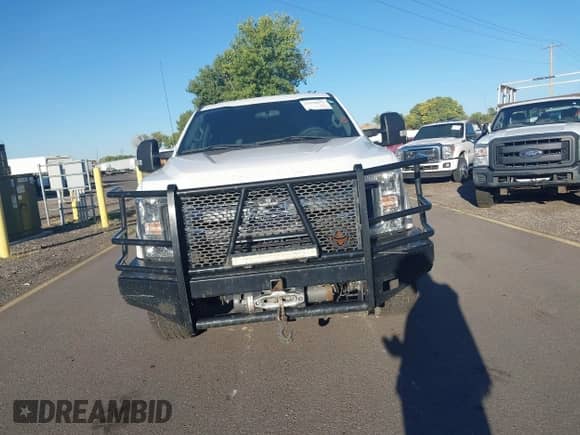 2019 Ford F-250 XL with VIN 1FT7W2BT2KED84563, listed as a IAAI auction lot 43230876 with 227,742 mi miles and . Bid and sale history available at DreamBid. Image 12.