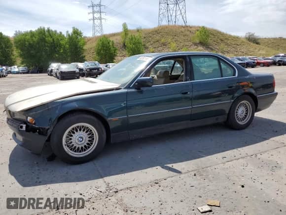 1998 BMW 7 Series 740i z VIN WBAGF8325WDL51588, wystawiony jako Copart lot #66292195 z przebiegiem 121 919 mil mil oraz Szkoda całkowita • Salvage title. Historia ofert i sprzedaży dostępna na DreamBid. Obrazek 1.