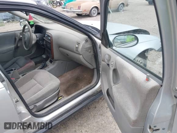 2001 Saturn LS with VIN 1G8JU52F91Y561494, listed as a IAAI auction lot 42421265 with 209,921 mi miles and . Bid and sale history available at DreamBid. Image 5.