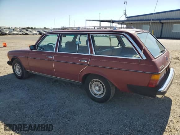 1985 Mercedes-Benz 300 с VIN WDBAB93C8FF038153, выставлен на аукционе Copart как лот 67288455 с пробегом 164 378 миль миль и Списание • Salvage title. История ставок и продаж доступна на DreamBid. Изображение 2.