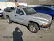 2001 Dodge Dakota z VIN 1B7FL26X71S150095, wystawiony jako Copart lot #69853224 z przebiegiem 99 736 mil mil oraz Czysty tytuł • Clean title. Historia ofert i sprzedaży dostępna na DreamBid. Obrazek 4.