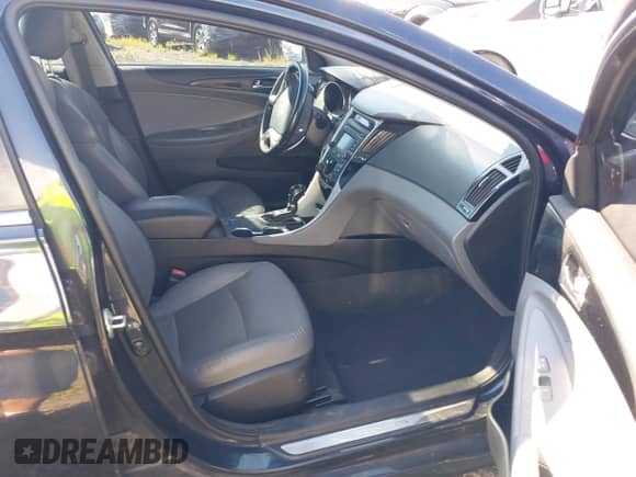 2014 Hyundai Sonata Limited z VIN 5NPEC4AB2EH912112, wystawiony jako IAAI lot #42932086 z przebiegiem 147 057 mil mil oraz . Historia ofert i sprzedaży dostępna na DreamBid. Obrazek 5.