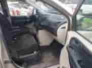 2012 Dodge Grand Caravan SXT z VIN 2C4RDGCG1CR399332, wystawiony jako IAAI lot #43444930 z przebiegiem 151 325 mil mil oraz . Historia ofert i sprzedaży dostępna na DreamBid. Obrazek 5.