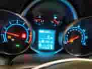 2015 Chevrolet Cruze LT z VIN 1G1PE5SB8F7175939, wystawiony jako Copart lot #37310603 z przebiegiem 113 726 mil mil oraz Szkoda całkowita • Salvage title. Historia ofert i sprzedaży dostępna na DreamBid. Obrazek 9.