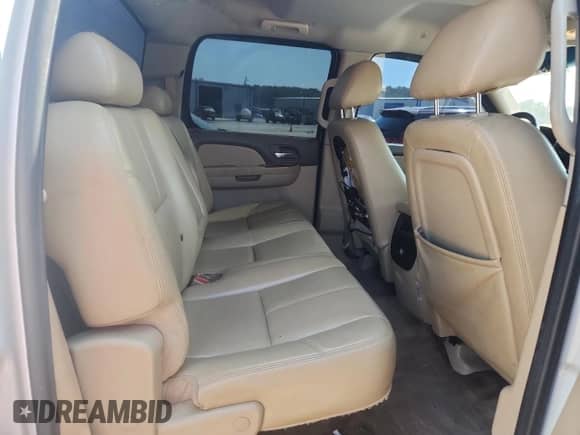 2011 GMC Sierra 1500 SLT z VIN 3GTP2WE3XBG101835, wystawiony jako Copart lot #80494115 z przebiegiem 240 424 mil mil oraz Czysty tytuł • Clean title. Historia ofert i sprzedaży dostępna na DreamBid. Obrazek 10.