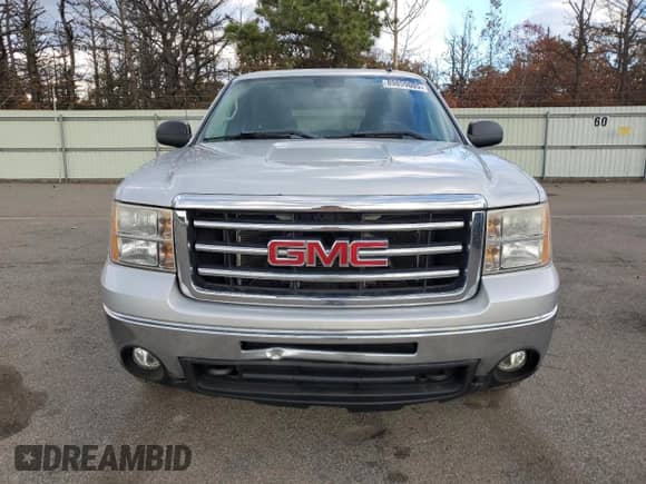2013 GMC Sierra 1500 SLE z VIN 1GTR2VE78DZ265349, wystawiony jako Copart lot #89859005 z przebiegiem 157 185 mil mil oraz Czysty tytuł • Clean title. Historia ofert i sprzedaży dostępna na DreamBid. Obrazek 5.