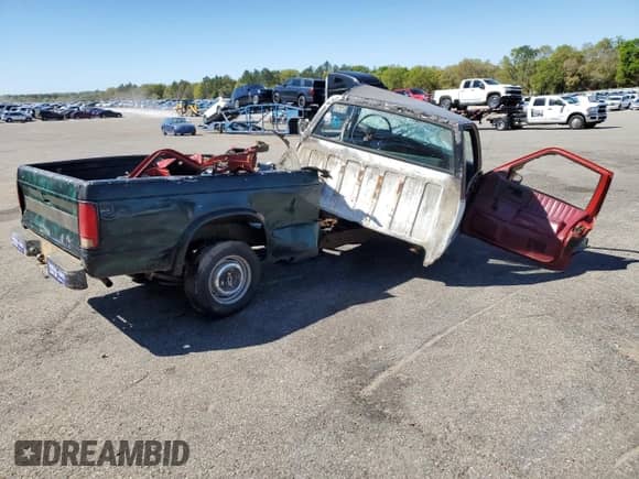 1991 Chevrolet S-10 z VIN 1GCCS14ZXM8129408, wystawiony jako Copart lot #48623874 z przebiegiem Nie podano mil oraz Nie do naprawy • Non repairable. Historia ofert i sprzedaży dostępna na DreamBid. Obrazek 3.