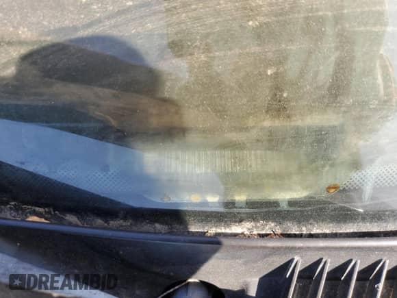 2000 Cadillac Escalade z VIN 1GYEK13R4YR103293, wystawiony jako Copart lot #58673244 z przebiegiem Nie podano mil oraz Nie do naprawy • Non repairable. Historia ofert i sprzedaży dostępna na DreamBid. Obrazek 13.