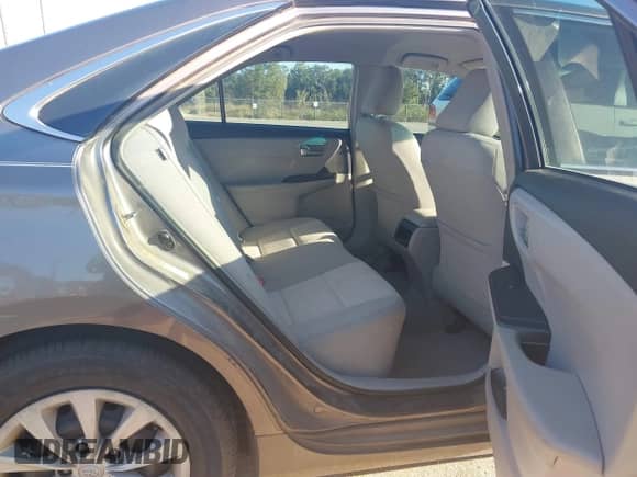 2015 Toyota Camry SE z VIN 4T1BF1FKXFU498713, wystawiony jako IAAI lot #43491138 z przebiegiem 211 840 mil mil oraz . Historia ofert i sprzedaży dostępna na DreamBid. Obrazek 8.