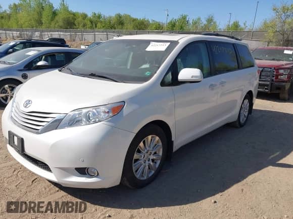 2014 Toyota Sienna Limited с VIN 5TDDK3DC2ES089477, выставлен на аукционе IAAI как лот 42217213 с пробегом 182 616 миль миль и . История ставок и продаж доступна на DreamBid. Изображение 2.