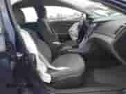 2014 Hyundai Sonata GLS z VIN 5NPEB4AC4EH947892, wystawiony jako IAAI lot #43435856 z przebiegiem Nie podano mil oraz . Historia ofert i sprzedaży dostępna na DreamBid. Obrazek 5.