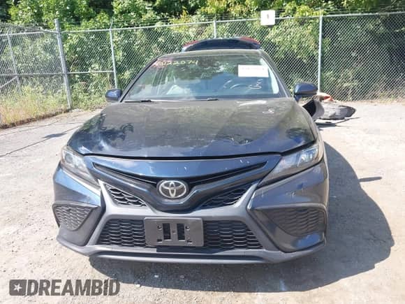 2021 Toyota Camry SE Nightshade z VIN 4T1G11AKXMU523439, wystawiony jako IAAI lot #43122074 z przebiegiem 66 261 mil mil oraz . Historia ofert i sprzedaży dostępna na DreamBid. Obrazek 12.