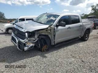 2018 Toyota Tundra SR5 с VIN 5TFEY5F1XJX230343, выставлен на аукционе Copart как лот 62819685 с пробегом 156 807 миль миль и На запчасти • Non repairable. История ставок и продаж доступна на DreamBid. Изображение 1.
