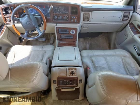 2002 Cadillac Escalade with VIN 1GYEC63T82R281222, listed as a Copart auction lot 69814415 with 246,981 mi miles and Non repairable. Bid and sale history available at DreamBid. Image 8.