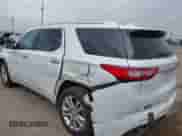 2021 Chevrolet Traverse High Country z VIN 1GNEVNKW9MJ215972, wystawiony jako IAAI lot #42566770 z przebiegiem 88 878 mil mil oraz . Historia ofert i sprzedaży dostępna na DreamBid. Obrazek 3.