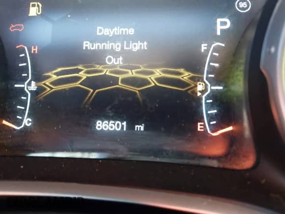2020 Jeep Compass Latitude z VIN 3C4NJCBB6LT229969, wystawiony jako IAAI lot #42232500 z przebiegiem 86 501 mil mil oraz . Historia ofert i sprzedaży dostępna na DreamBid. Obrazek 16.