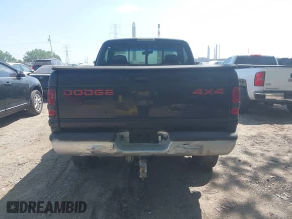 1998 Dodge 1500 z VIN 1B7HF16Z0WS701907, wystawiony jako IAAI lot #42252786 z przebiegiem 193 945 mil mil oraz . Historia ofert i sprzedaży dostępna na DreamBid. Obrazek 16.