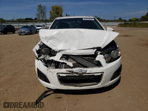 2016 Chevrolet Sonic LS z VIN 1G1JA6SG3G4162621, wystawiony jako Copart lot #80835855 z przebiegiem 97 621 mil mil oraz Szkoda całkowita • Salvage title. Historia ofert i sprzedaży dostępna na DreamBid. Obrazek 5.