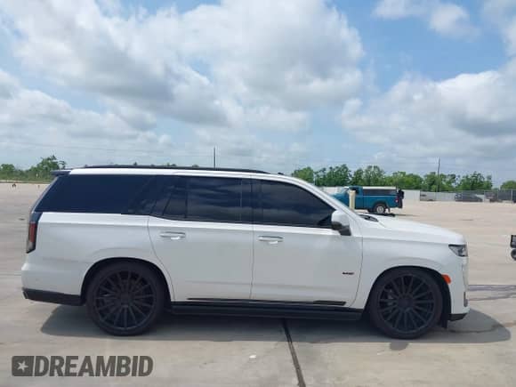 2021 Cadillac Escalade Sport with VIN 1GYS3FKLXMR339659, listed as a IAAI auction lot 42293761 with 58,398 mi miles and . Bid and sale history available at DreamBid. Image 13.