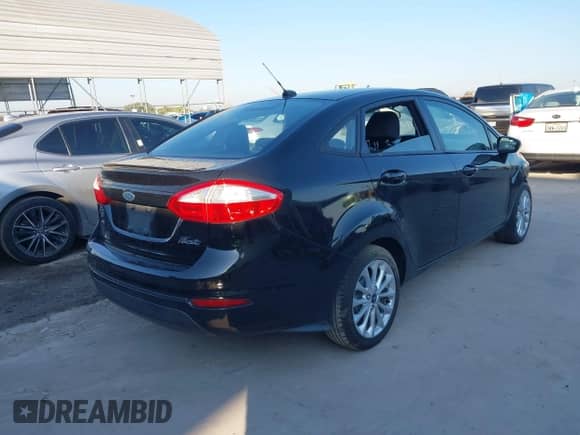 2014 Ford Fiesta SE с VIN 3FADP4BJ0EM132812, выставлен на аукционе IAAI как лот 43125552 с пробегом 54 138 миль миль и . История ставок и продаж доступна на DreamBid. Изображение 4.