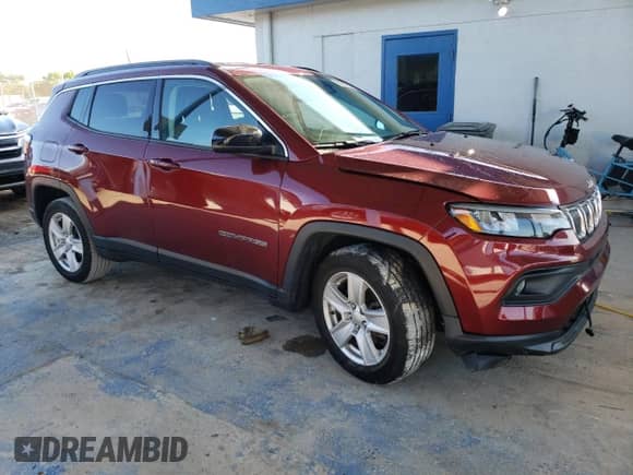 2022 Jeep Compass Altitude with VIN 3C4NJCBB5NT229190, listed as a Copart auction lot 86995465 with 21,773 mi miles and Salvage title. Bid and sale history available at DreamBid. Image 4.