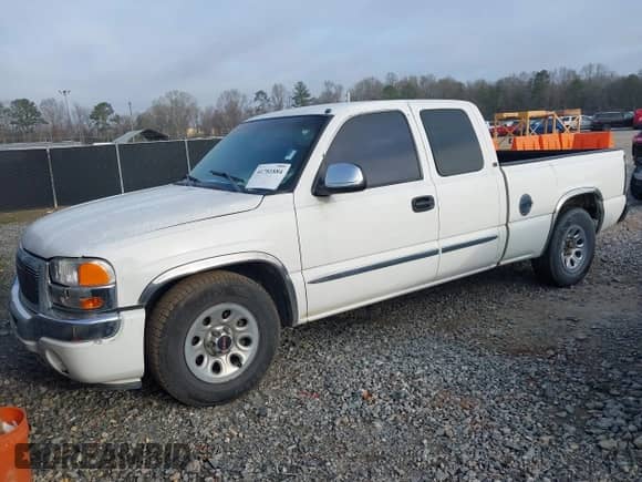 2005 GMC Sierra 1500 SLE с VIN 2GTEC19T251318844, выставлен на аукционе IAAI как лот 41781884 с пробегом 230 058 миль миль и . История ставок и продаж доступна на DreamBid. Изображение 2.