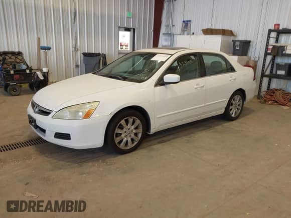 2007 Honda Accord EX-L with VIN 1HGCM66597A089662, listed as a IAAI auction lot 43231025 with 258,246 mi miles and . Bid and sale history available at DreamBid. Image 2.