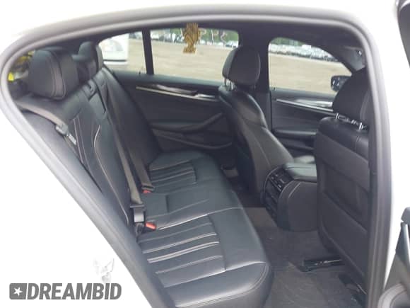 2018 BMW 5 Series 540i xDrive с VIN WBAJE7C54JWD52843, выставлен на аукционе IAAI как лот 42527144 с пробегом 65 358 миль миль и . История ставок и продаж доступна на DreamBid. Изображение 8.