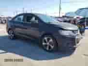 2018 Chevrolet Sonic Premier z VIN 1G1JF5SB0J4104957, wystawiony jako Copart lot #67417375 z przebiegiem 85 988 mil mil oraz Szkoda całkowita • Salvage title. Historia ofert i sprzedaży dostępna na DreamBid. Obrazek 4.