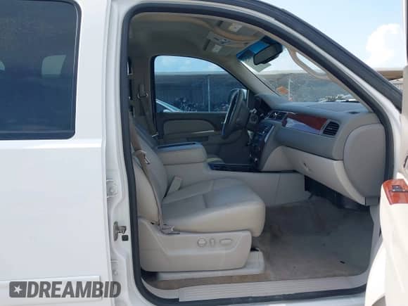 2012 Chevrolet Suburban LT z VIN 1GNSCJE03CR272306, wystawiony jako IAAI lot #43038425 z przebiegiem 193 430 mil mil oraz . Historia ofert i sprzedaży dostępna na DreamBid. Obrazek 5.