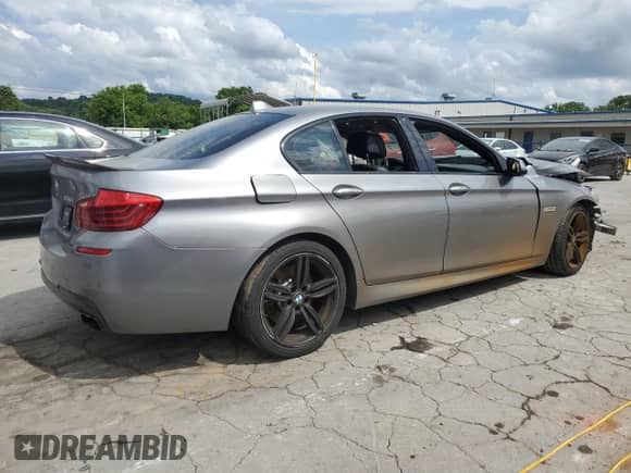 2016 BMW 5 Series 550i z VIN WBAKN9C58GD962567, wystawiony jako Copart lot #58917715 z przebiegiem Nie podano mil oraz Szkoda całkowita • Salvage title. Historia ofert i sprzedaży dostępna na DreamBid. Obrazek 3.