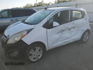 2013 Chevrolet Spark LT с VIN KL8CD6S90DC507249, выставлен на аукционе Copart как лот 82360865 с пробегом 276 434 миль миль и Списание • Salvage title. История ставок и продаж доступна на DreamBid. Изображение 1.