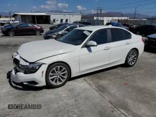 2016 BMW 3 Series 320i с VIN WBA8A9C59GK617288, выставлен на аукционе Copart как лот 83758035 с пробегом 61 547 миль миль и Списание • Salvage title. История ставок и продаж доступна на DreamBid. Изображение 1.